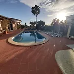 Oceanfront - 8 Rooms, 2 Kitchens With Pool, Billiard Table And Beach-volleyball Court ヴィラ カルヴォエイロ
