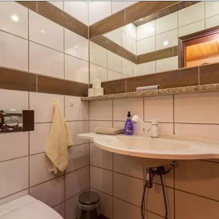 Oceanfront - 8 Rooms, 2 Kitchens With Pool, Billiard Table And Beach-volleyball Court Carvoeiro (Lagoa)