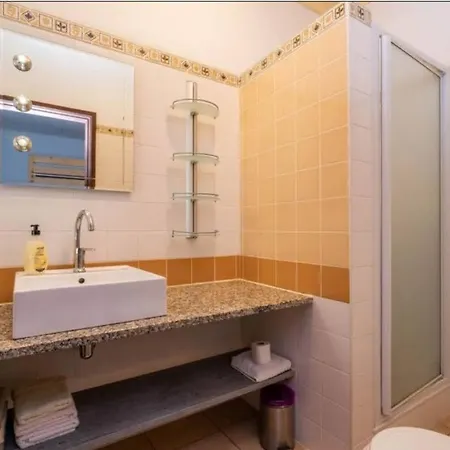 Villa Oceanfront - 8 Rooms, 2 Kitchens With Pool, Billiard Table And Beach-volleyball Court Carvoeiro (Lagoa)