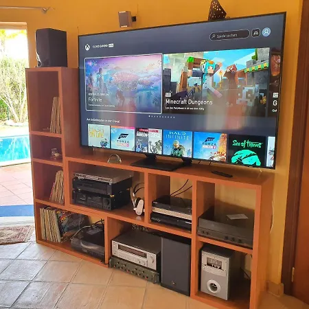 Oceanfront - 8 Rooms, 2 Kitchens With Pool, Billiard Table And Beach-volleyball Court * Carvoeiro (Lagoa)