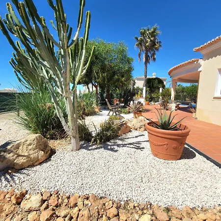 Oceanfront - 8 Rooms, 2 Kitchens With Pool, Billiard Table And Beach-volleyball Court Villa *