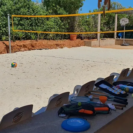 Oceanfront - 8 Rooms, 2 Kitchens With Pool, Billiard Table And Beach-volleyball Court *