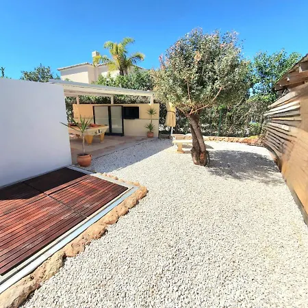 Oceanfront - 8 Rooms, 2 Kitchens With Pool, Billiard Table And Beach-volleyball Court Villa Carvoeiro (Lagoa)