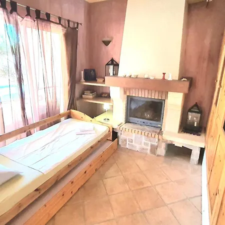 Villa Oceanfront - 8 Rooms, 2 Kitchens With Pool, Billiard Table And Beach-volleyball Court