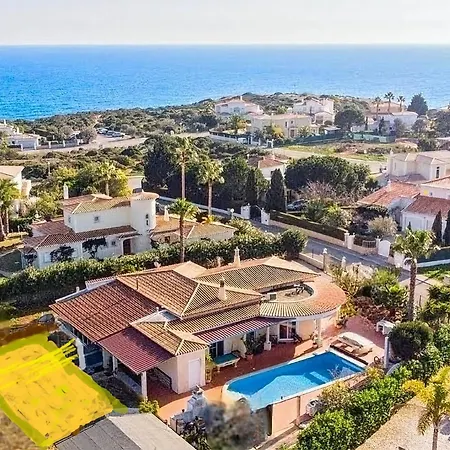 Oceanfront - 8 Rooms, 2 Kitchens With Pool, Billiard Table And Beach-volleyball Court * Carvoeiro (Lagoa)