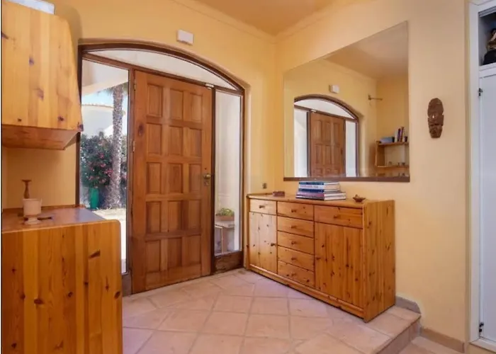 Villa Oceanfront - 8 Rooms, 2 Kitchens With Pool, Billiard Table And Beach-volleyball Court