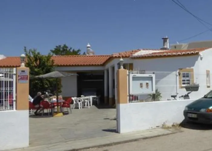 Oceanfront - 8 Rooms, 2 Kitchens With Pool, Billiard Table And Beach-volleyball Court