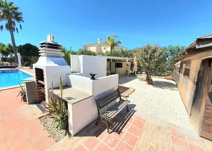 Villa Oceanfront - 8 Rooms, 2 Kitchens With Pool, Billiard Table And Beach-volleyball Court Carvoeiro