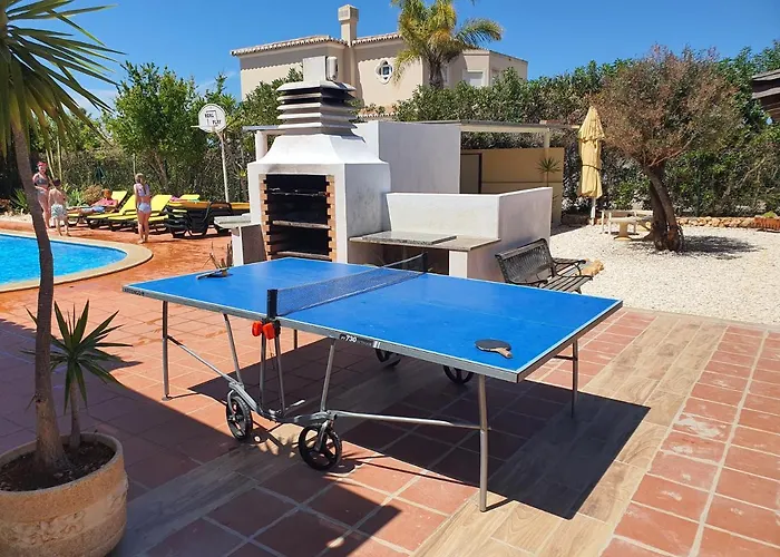 Villa Oceanfront - 8 Rooms, 2 Kitchens With Pool, Billiard Table And Beach-volleyball Court