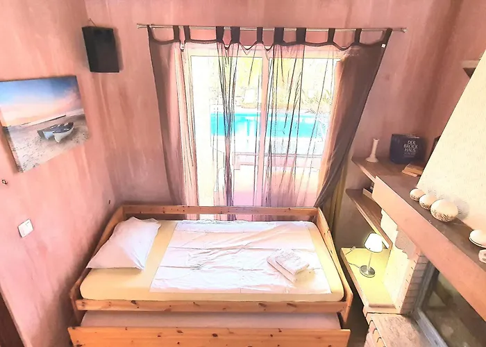 Villa Oceanfront - 8 Rooms, 2 Kitchens With Pool, Billiard Table And Beach-volleyball Court *