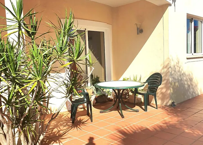 Oceanfront - 8 Rooms, 2 Kitchens With Pool, Billiard Table And Beach-volleyball Court * Carvoeiro
