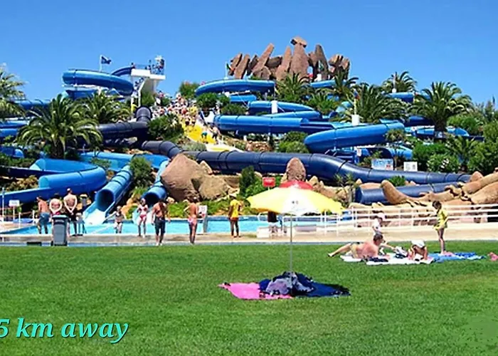 Oceanfront - 8 Rooms, 2 Kitchens With Pool, Billiard Table And Beach-volleyball Court Villa