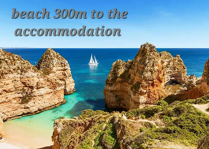 Oceanfront - 8 Rooms, 2 Kitchens With Pool, Billiard Table And Beach-volleyball Court Villa