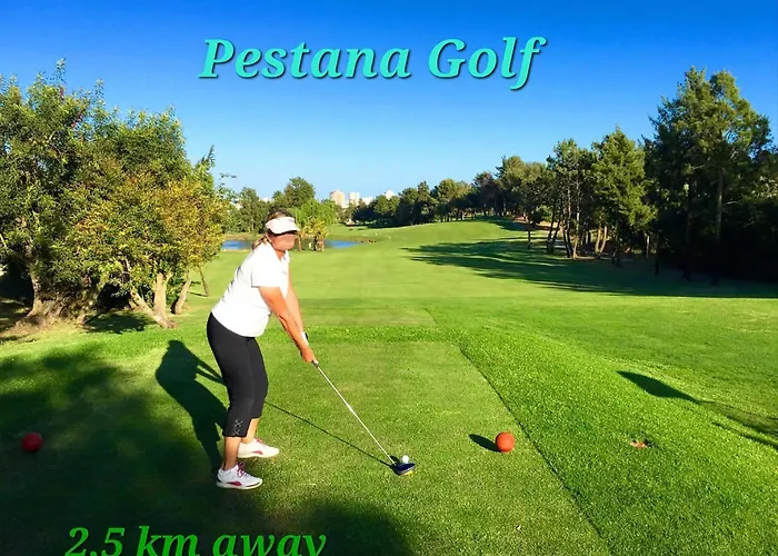 Oceanfront - 8 Rooms, 2 Kitchens With Pool, Billiard Table And Beach-volleyball Court Carvoeiro (Lagoa)