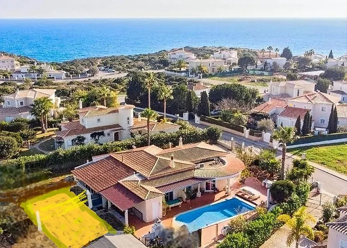Oceanfront - 8 Rooms, 2 Kitchens With Pool, Billiard Table And Beach-volleyball Court * Carvoeiro