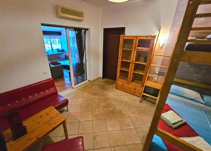 Villa Oceanfront - 8 Rooms, 2 Kitchens With Pool, Billiard Table And Beach-volleyball Court Carvoeiro